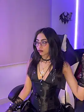 Snapshot of vampy_dolll chatting on 10/27/25, 06:50 vampy dolll online show from 10/27/25, 06:50