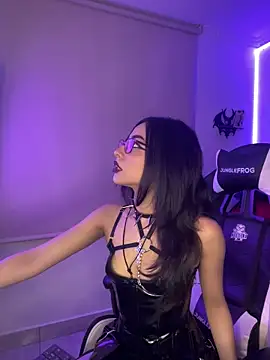 Snapshot of vampy_dolll chatting on 11/23/25, 08:14 vampy dolll online show from 11/23/25, 08:14