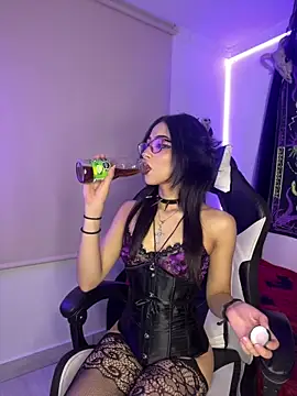 vampy dolll online show from 12/20/25, 07:04