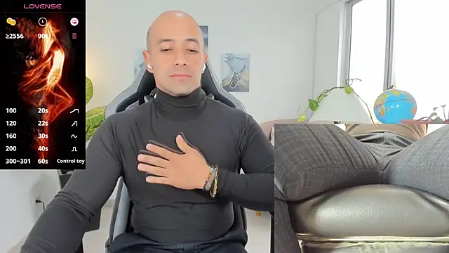 Snapshot of ryan_master_ chatting on 12/18/24, 05:00 ryan master online show from 12/18/24, 05:00