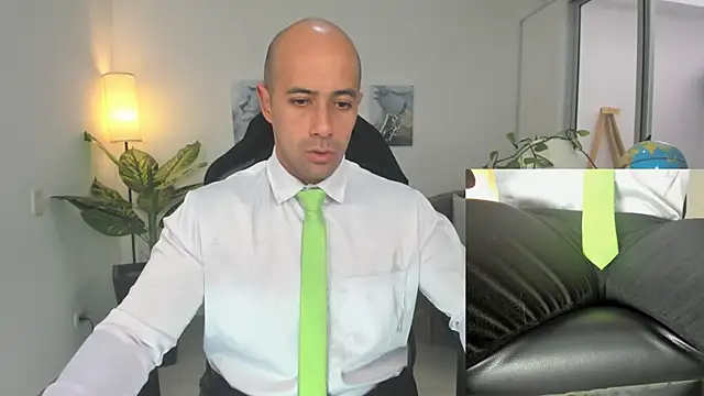 Snapshot of ryan_master_ chatting on 12/27/24, 12:56 ryan master online show from 12/27/24, 12:56