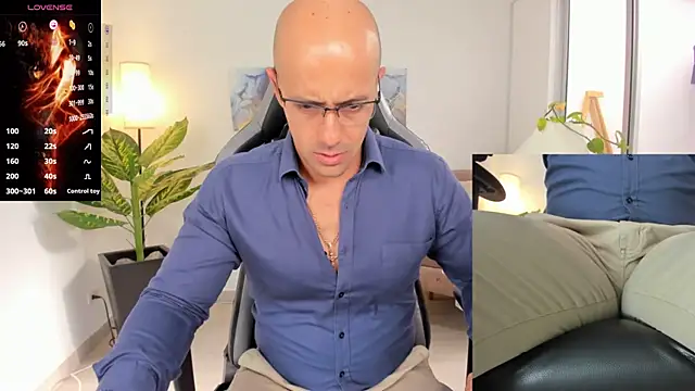 Snapshot of ryan_master_ chatting on 01/14/25, 01:28 ryan master online show from 01/14/25, 01:28