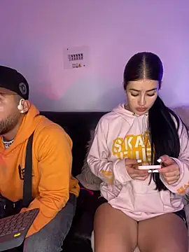 Snapshot of Sweet_and_caramel chatting on 02/02/25, 02:24 Sweet and caramel online show from 02/02/25, 02:24