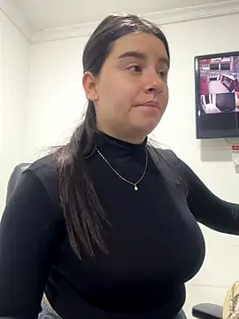 SaraBraun  online show from 10/31/25, 02:18