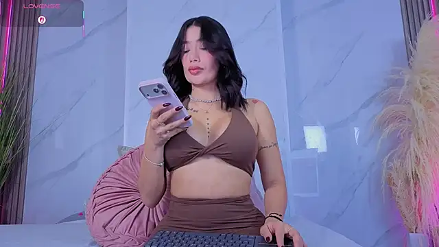 Chlooee   online show from 02/21/26, 01:28