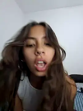 Snapshot of Jazmin-Cerezita chatting on 02/06/25, 03:16 Jazmin-Cerezita online show from 02/06/25, 03:16