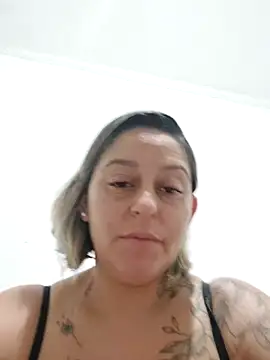 baixinhaloira online show from 12/30/24, 03:14