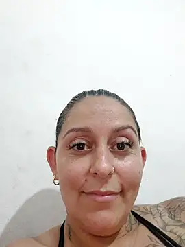 baixinhaloira online show from 02/25/25, 01:41