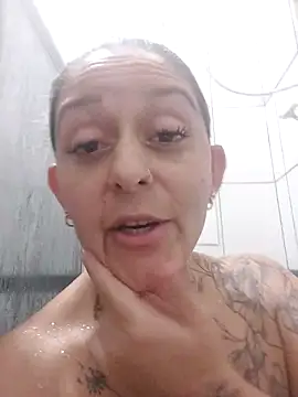 baixinhaloira online show from 11/01/25, 03:30