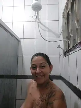 baixinhaloira online show from 11/05/25, 03:06