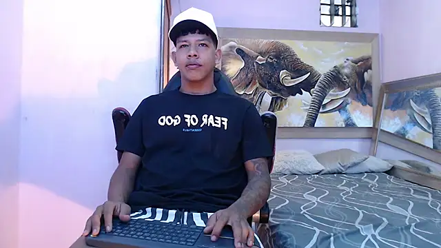 mr stiven  online show from 03/23/25, 02:15