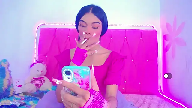 Snapshot of Theylor_Rouse chatting on 02/09/25, 10:42 Theylor Rouse online show from 02/09/25, 10:42