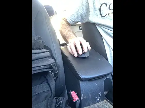 Snapshot of Twowellshapedheads chatting on 11/11/25, 06:19 Twowellshapedheads online show from 11/11/25, 06:19