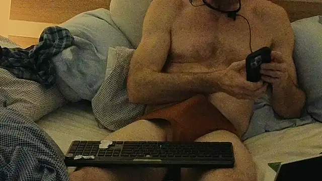 Twowellshapedheads online show from 03/31/26, 10:43