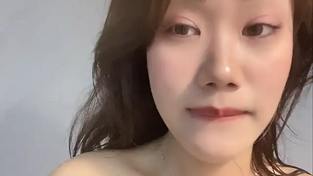 Bella-LL online show from 02/28/25, 09:55