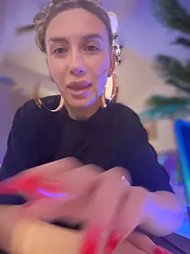 Snapshot of FelyJolie chatting on 01/21/25, 08:52 FelyJolie online show from 01/21/25, 08:52