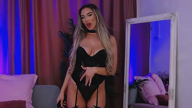 Snapshot of FelyJolie chatting on 02/19/25, 02:34 FelyJolie online show from 02/19/25, 02:34