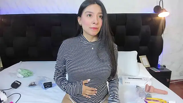 Camila  Gomez online show from 01/13/26, 12:32