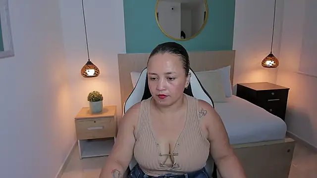 linda rios  online show from 01/02/25, 07:07