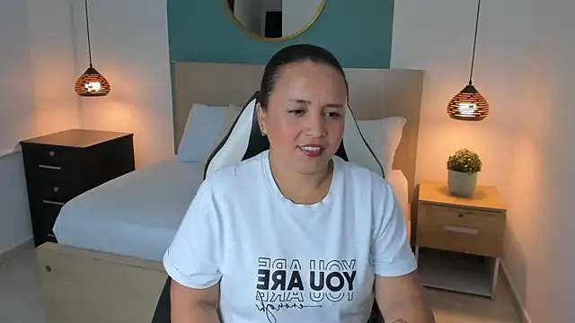 linda rios  online show from 01/07/25, 07:06