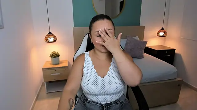 linda rios  online show from 01/21/25, 07:06