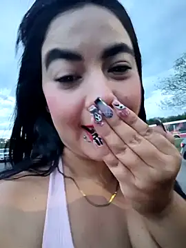 Snapshot of KathaDanger chatting on 10/18/25, 10:32 KathaDanger online show from 10/18/25, 10:32