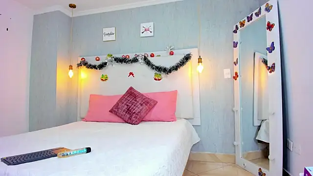 Snapshot of Milaspetite chatting on 12/20/24, 08:45 Milaspetite online show from 12/20/24, 08:45