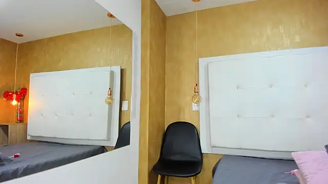 Snapshot of Milaspetite chatting on 11/26/25, 12:44 Milaspetite online show from 11/26/25, 12:44