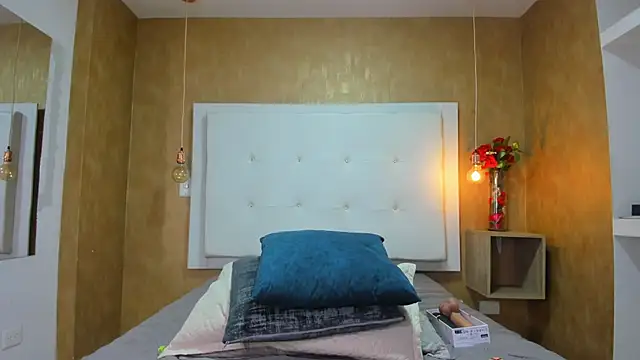 Milaspetite online show from 03/18/26, 08:12