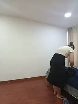 sasi luna online show from 04/15/26, 01:29