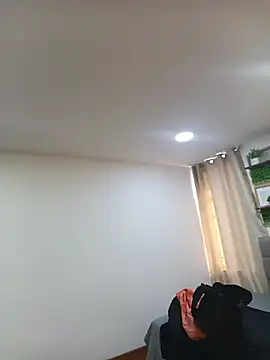 sasi luna online show from 04/18/26, 01:15