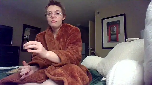 Snapshot of Blondie_Elle chatting on 12/18/24, 04:20 Blondie Elle online show from 12/18/24, 04:20