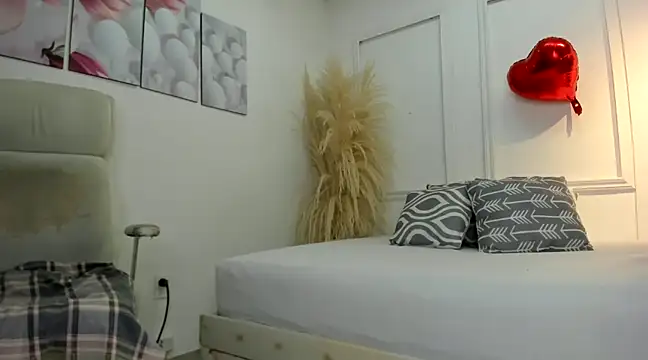 africa holmes online show from 02/19/25, 01:29