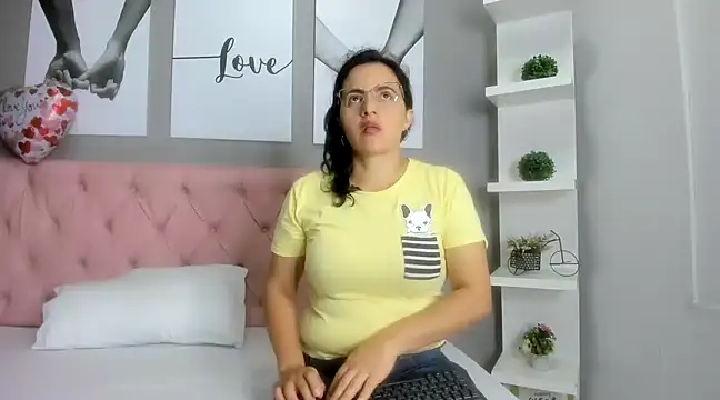 africa holmes online show from 02/21/25, 01:44