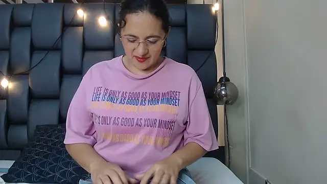 africa holmes online show from 03/22/25, 02:59