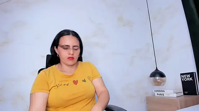 africa holmes online show from 09/11/25, 01:49