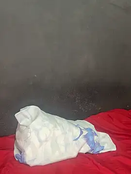 Snapshot of imsuziblack chatting on 12/01/25, 11:10 imsuziblack online show from 12/01/25, 11:10