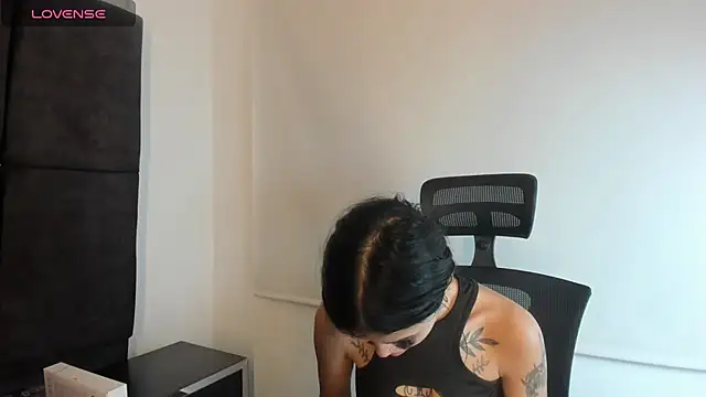 Snapshot of Cassie_howard_ chatting on 01/14/25, 05:19 Cassie howard online show from 01/14/25, 05:19