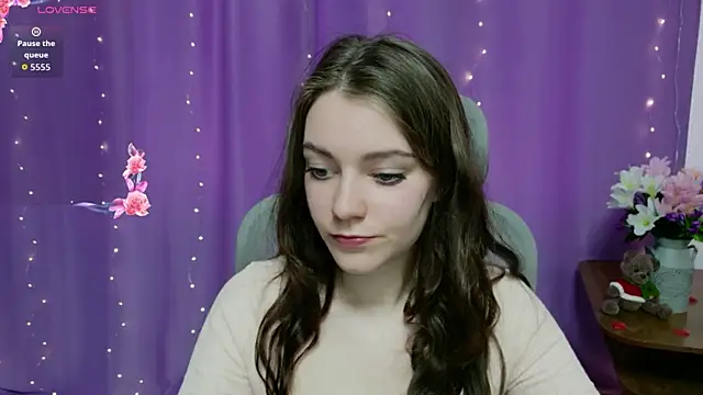 Lana  Cute  online show from 04/14/26, 01:17