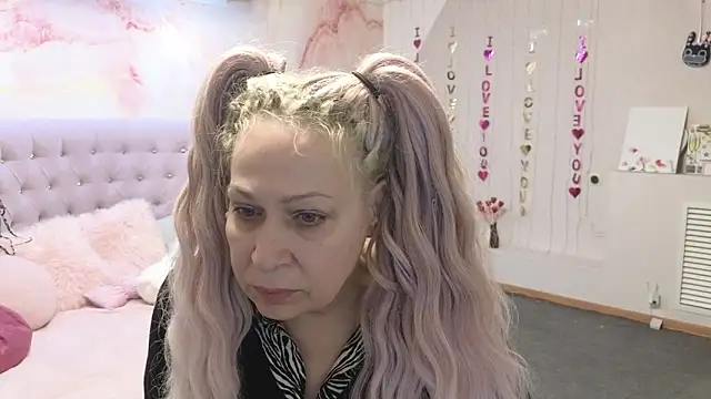 Penelope Pinky online show from 03/19/25, 04:03