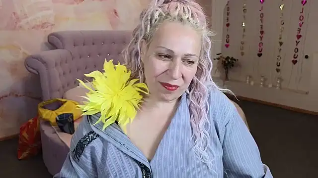 Penelope Pinky online show from 09/18/25, 12:07