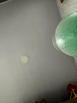 Snapshot of Nicollygriu chatting on 11/23/25, 11:48 Nicollygriu online show from 11/23/25, 11:48