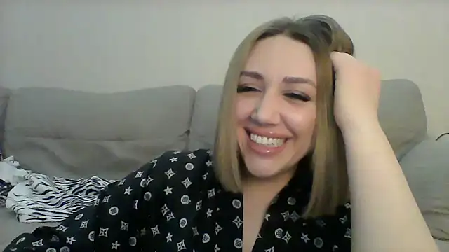 Snapshot of VickyLove047 chatting on 01/01/25, 04:50 VickyLove047 online show from 01/01/25, 04:50