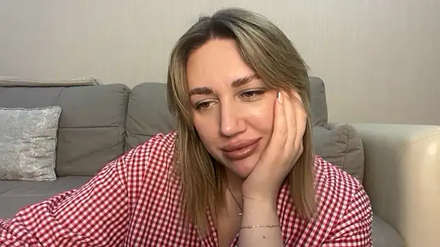 Snapshot of VickyLove047 chatting on 11/15/25, 06:15 VickyLove047 online show from 11/15/25, 06:15