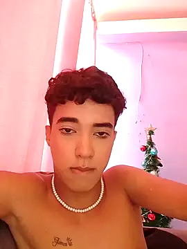 Snapshot of Hot_kleo chatting on 01/06/25, 09:32 Hot kleo online show from 01/06/25, 09:32