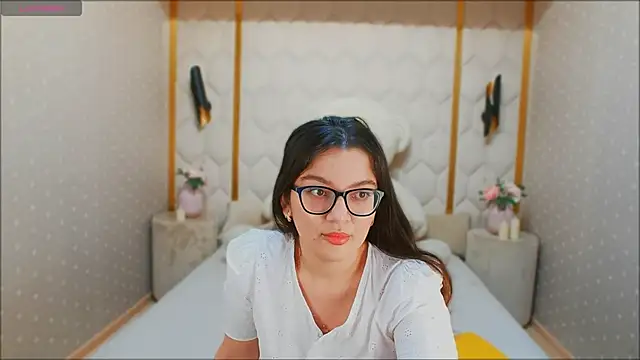 Snapshot of ZarifaBev chatting on 12/25/24, 08:39 ZarifaBev online show from 12/25/24, 08:39