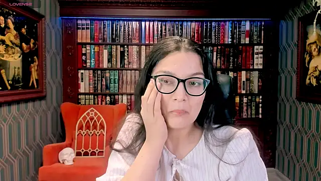 Snapshot of ZarifaBev chatting on 11/19/25, 12:38 ZarifaBev online show from 11/19/25, 12:38