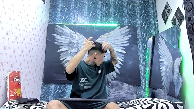 exotic hot couple online show from 04/13/26, 01:44