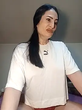 Snapshot of EveeRose chatting on 11/12/25, 06:36 EveeRose online show from 11/12/25, 06:36