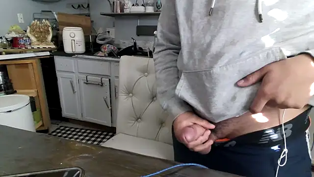 Snapshot of meximaloo1 chatting on 10/27/25, 07:40 meximaloo1 online show from 10/27/25, 07:40